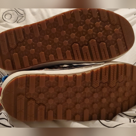 VANS Hi-tops - Picture 5 of 9